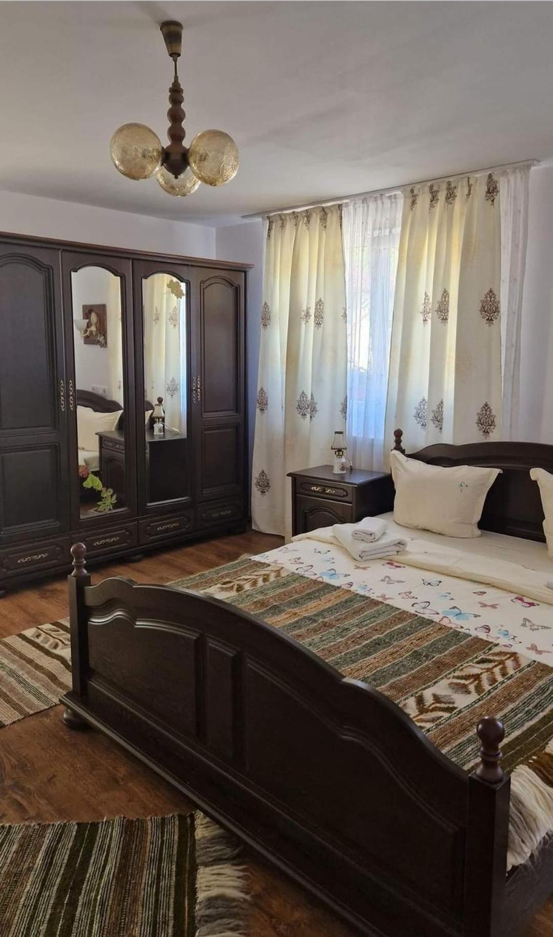 Pensiunea Casa Godja Văleni Exterior foto