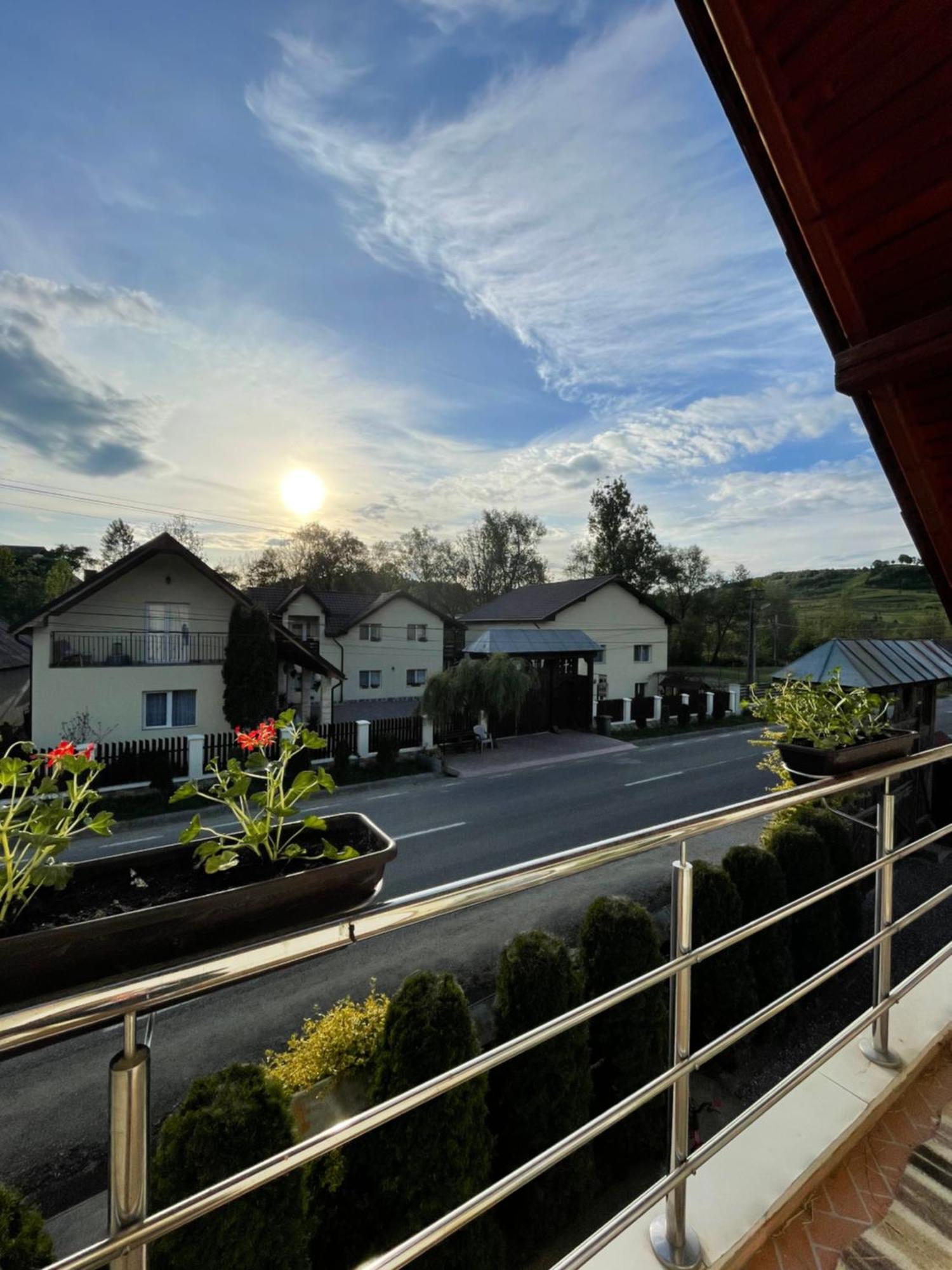 Pensiunea Casa Godja Văleni Exterior foto